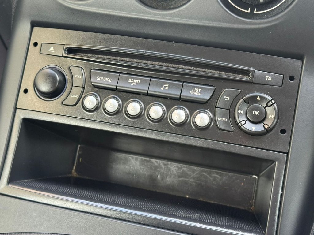 Used Citroen C3 Picasso 2013 for sale - 77576070: Photo 40