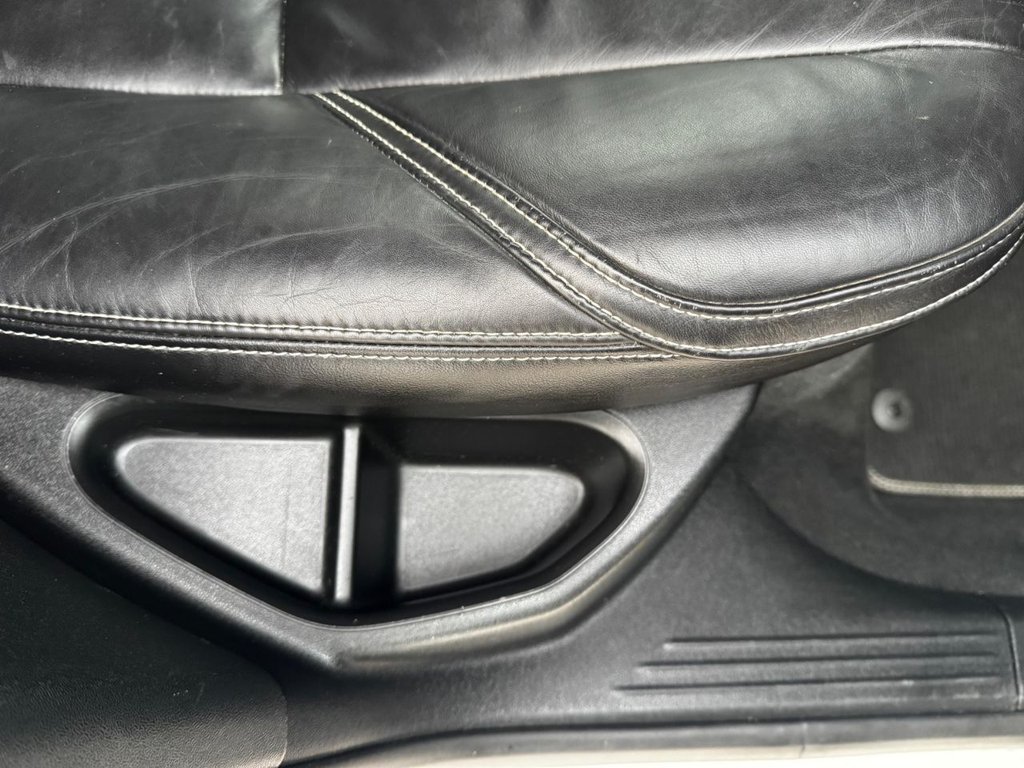 Used Volvo V40 2015 for sale - 76256654: Photo 15