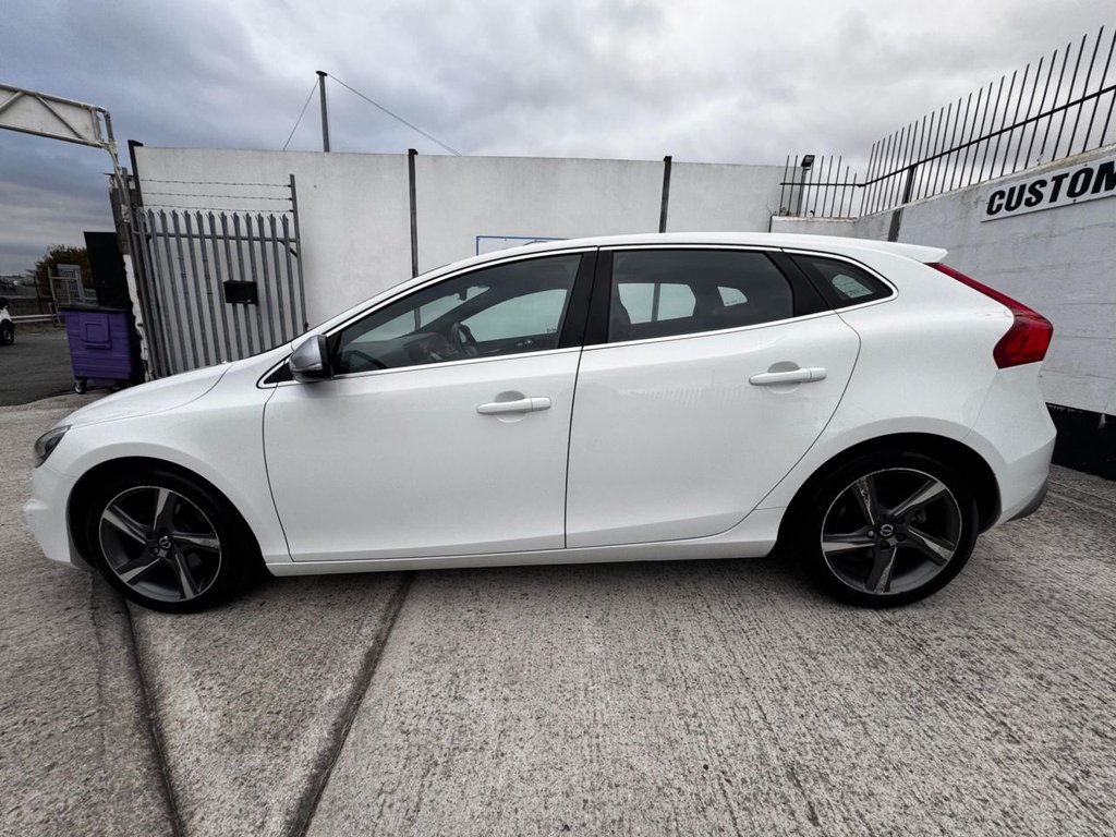 Used Volvo V40 2015 for sale - 76256654: Photo 2
