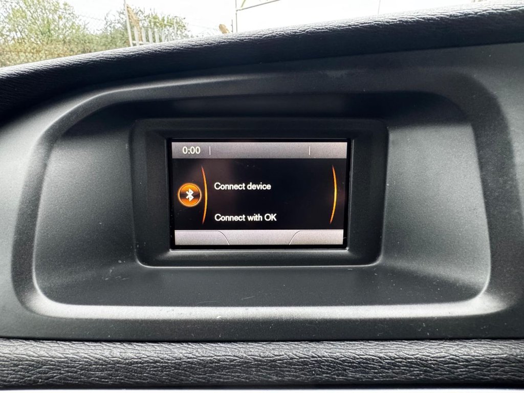 Used Volvo V40 2015 for sale - 76256654: Photo 31