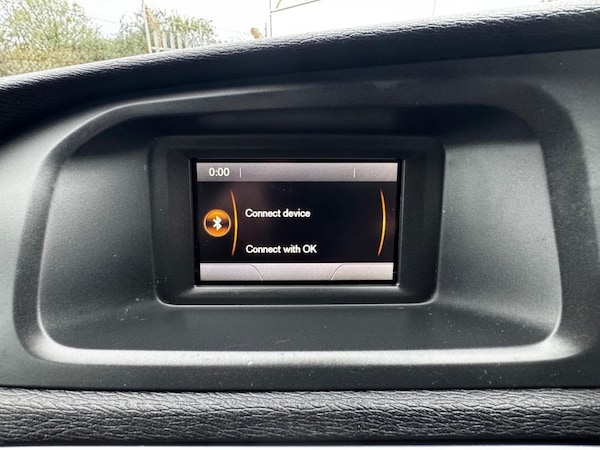 Used Volvo V40 2015 for sale - 76256654: Photo 31