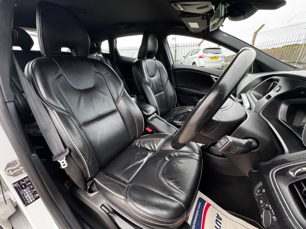 Used Volvo V40 2015 for sale - 76256654: Photo 32