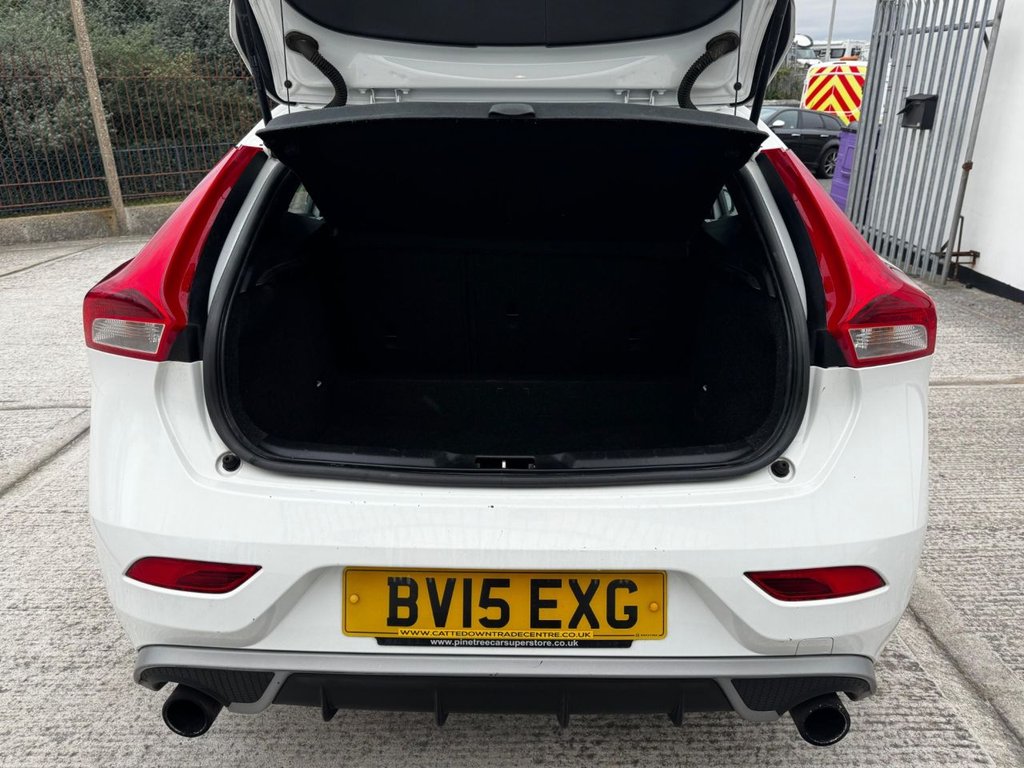 Used Volvo V40 2015 for sale - 76256654: Photo 6