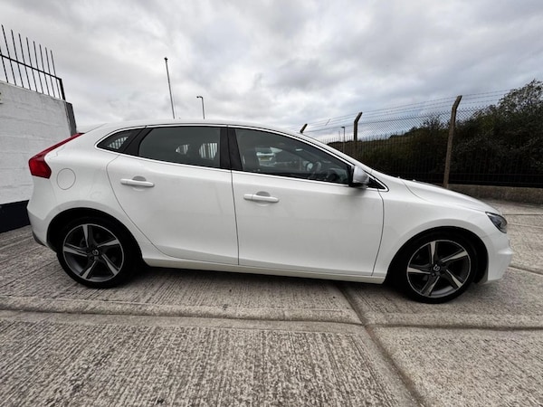Used Volvo V40 2015 for sale - 76256654: Photo 9