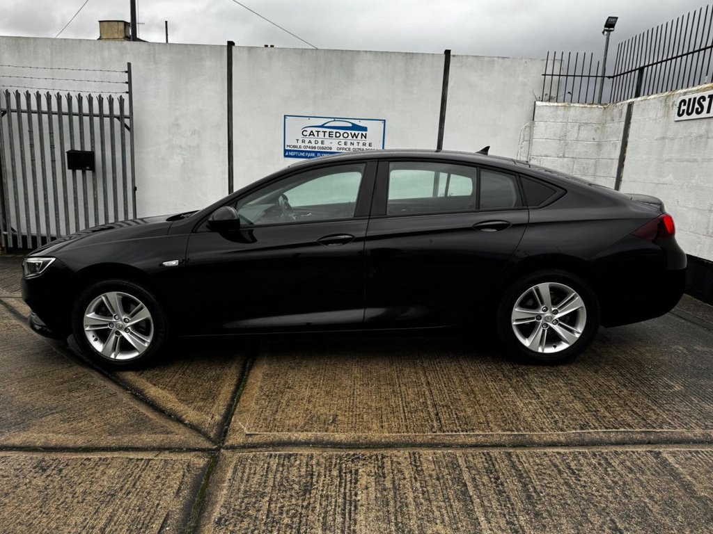 Used Vauxhall Insignia 2018 for sale - 77263415: Photo 2