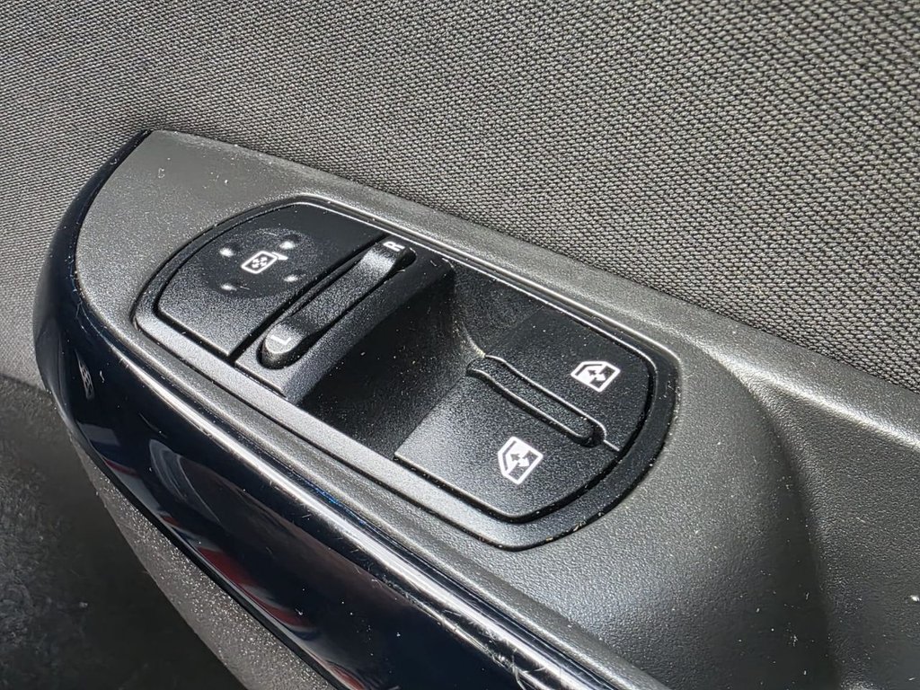 Used Vauxhall Corsa 2015 for sale - 76950449: Photo 38