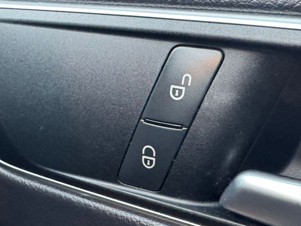 Used Mercedes-Benz A-Class 2014 for sale - 77525859: Photo 40