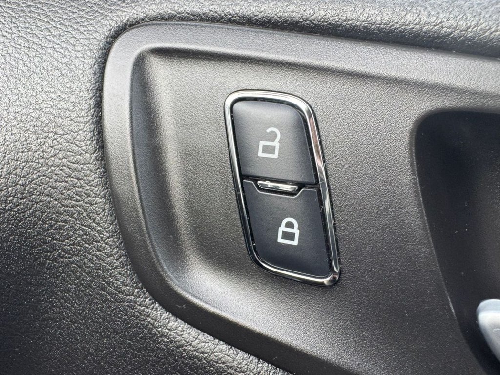 Used Ford Kuga 2015 for sale - 77583541: Photo 45