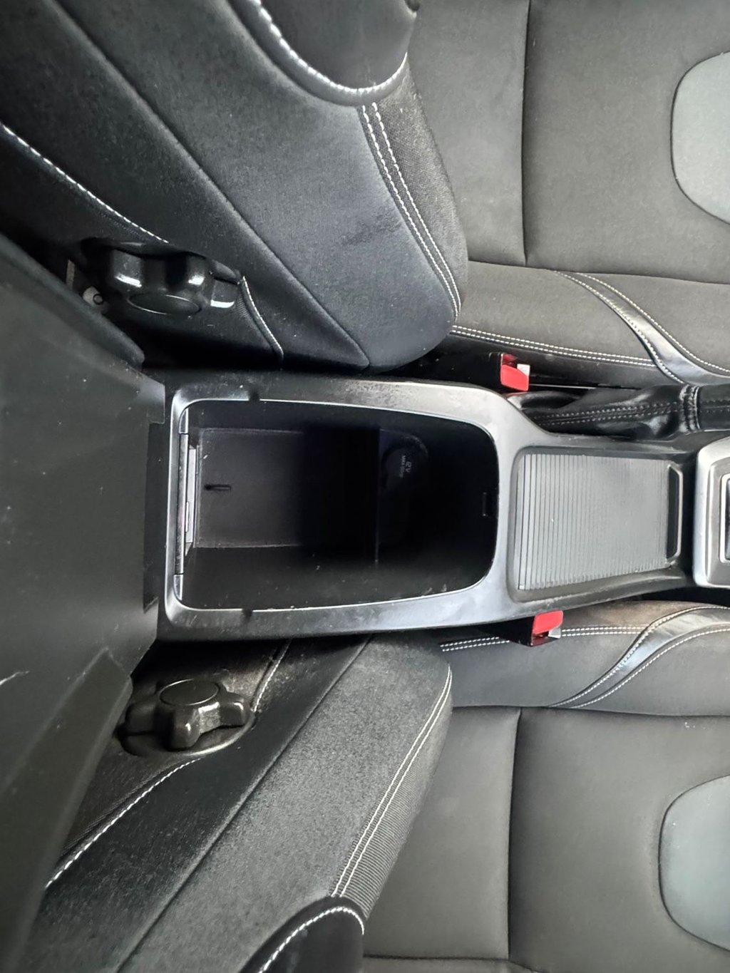 Used Volvo V40 2012 for sale - 76900885: Photo 23