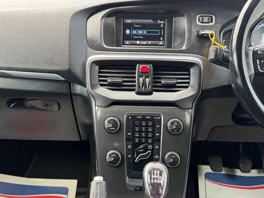 Used Volvo V40 2012 for sale - 76900885: Photo 30