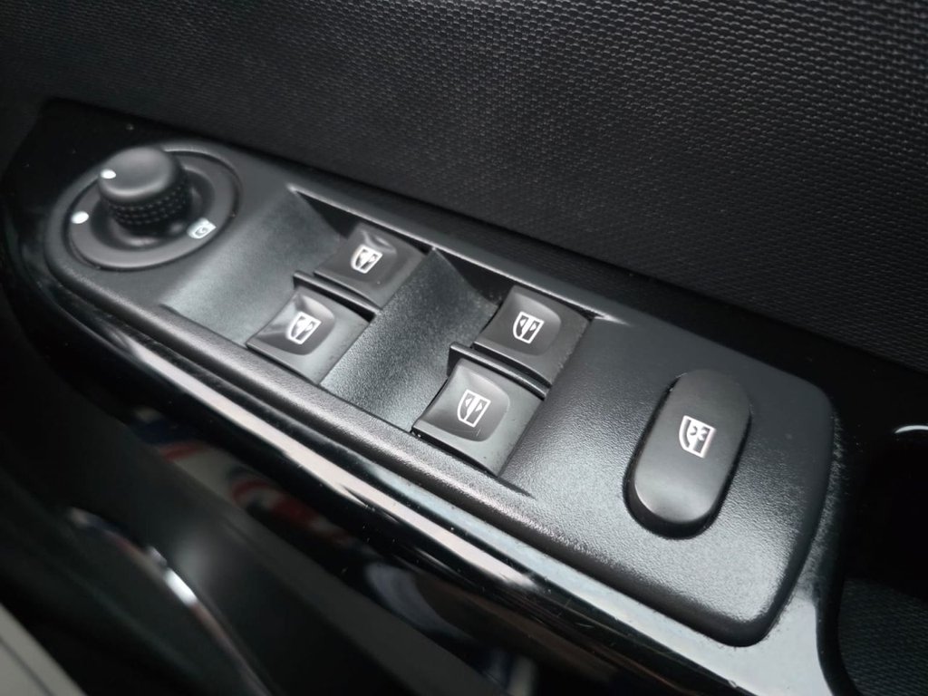 Used Renault Captur 2014 for sale - 77780599: Photo 42