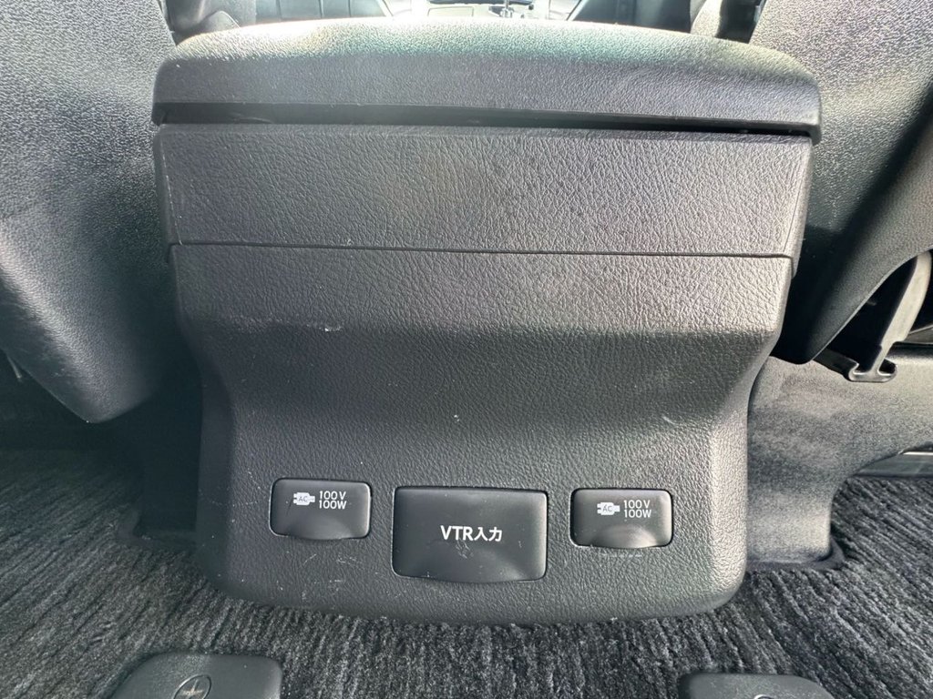 Used Toyota Vellfire 2023 for sale - 76229070: Photo 31