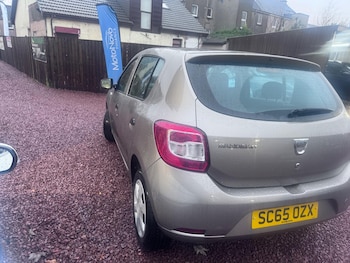 Used Dacia Sandero 2015 for sale - 76801514: Photo