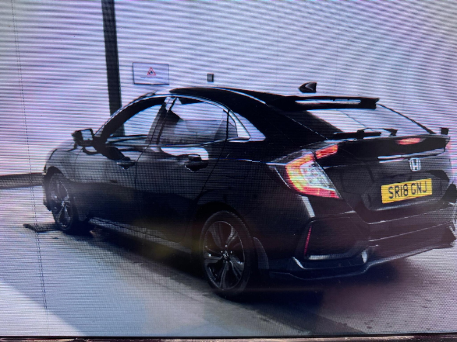 Used Honda Civic 2018 for sale - 77155927: Photo 2