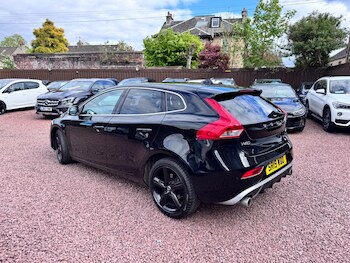 Used Volvo V40 2019 for sale - 78429582: Photo