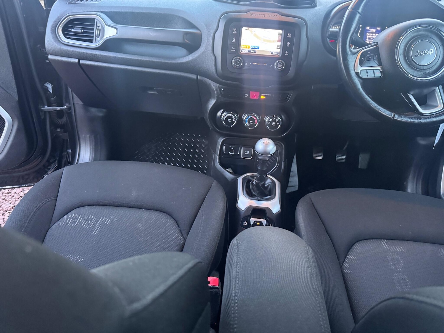 Used Jeep Renegade 2017 for sale - 77040552: Photo 14