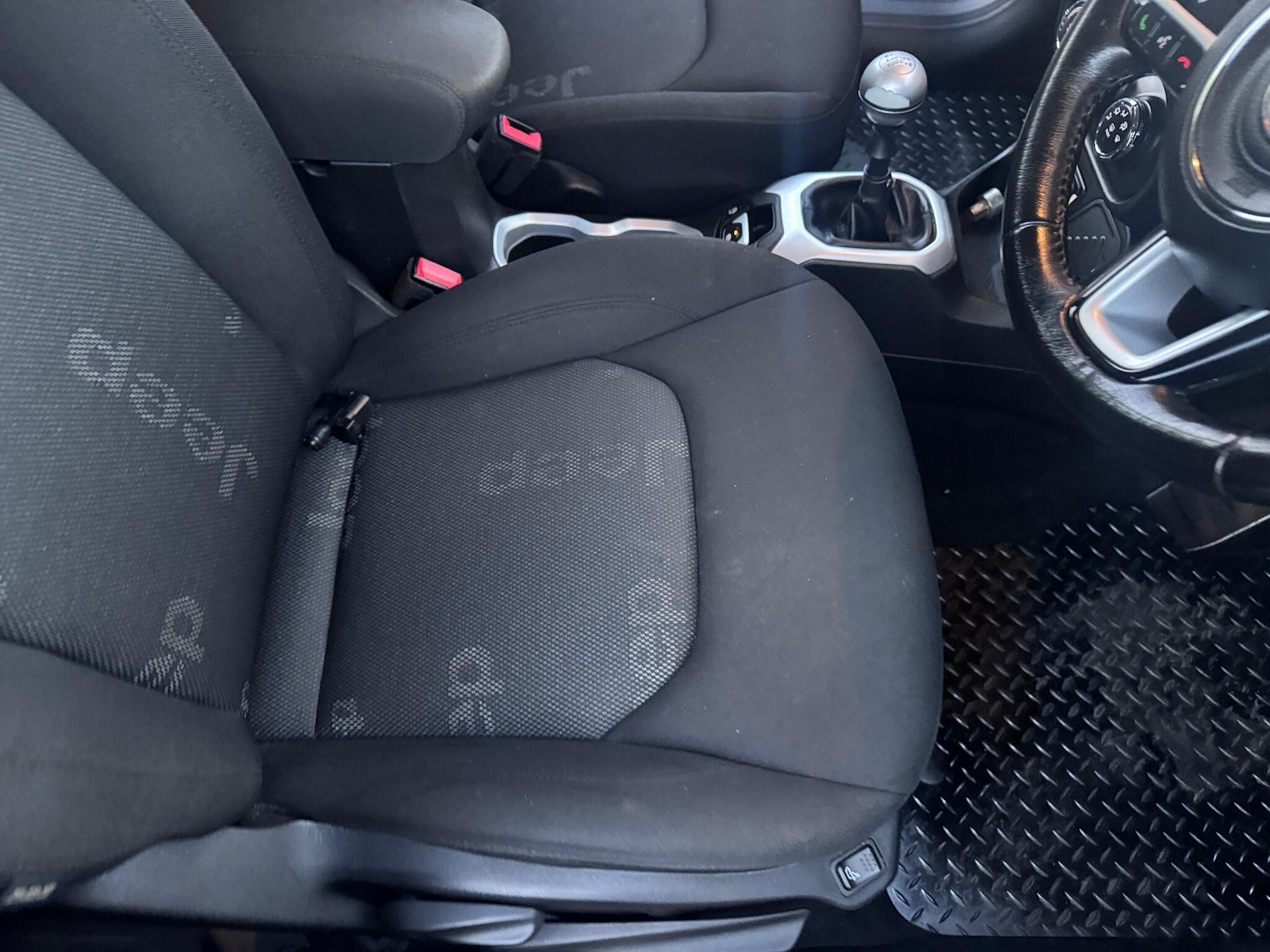 Used Jeep Renegade 2017 for sale - 77040552: Photo 19