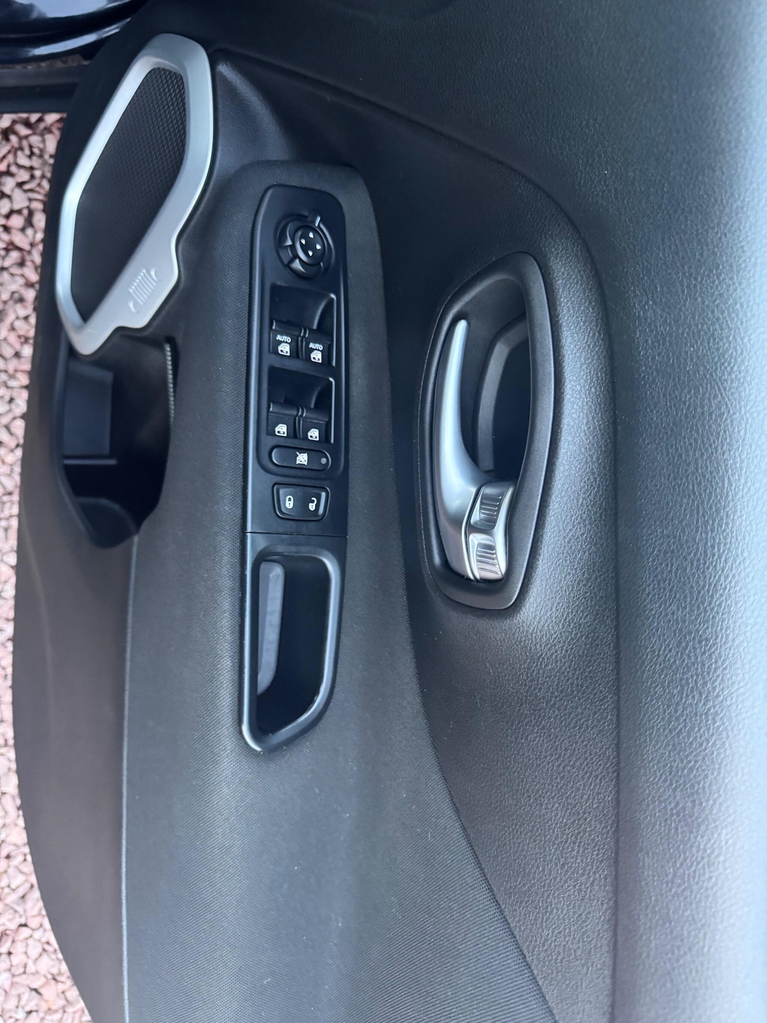 Used Jeep Renegade 2017 for sale - 77040552: Photo 30