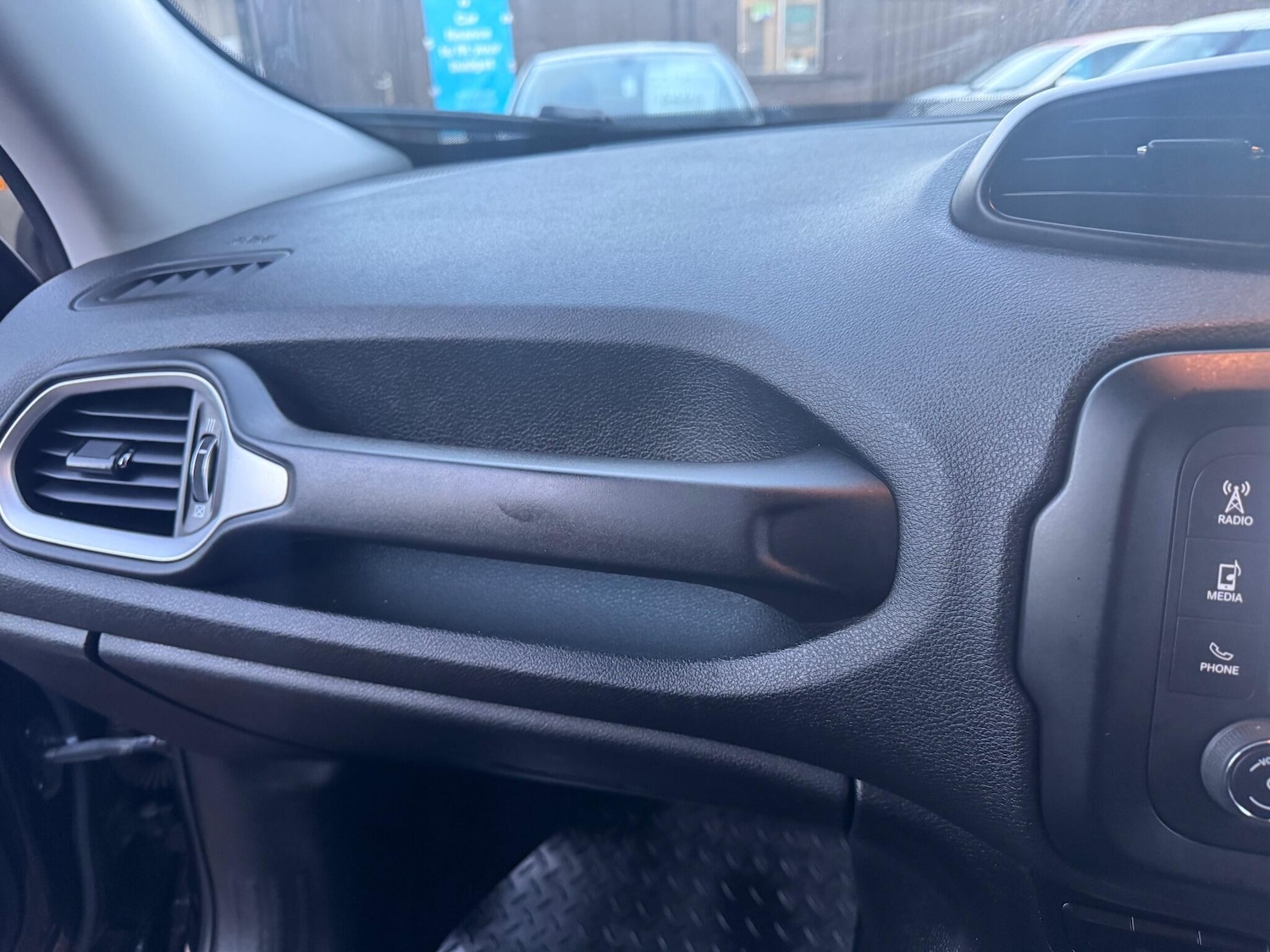 Used Jeep Renegade 2017 for sale - 77040552: Photo 41