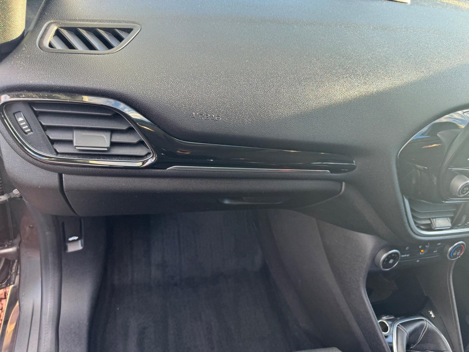 Used Ford Fiesta 2017 for sale - 76370929: Photo 26