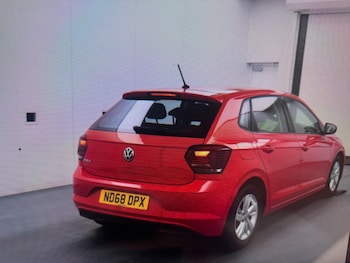 Used Volkswagen Polo 2019 for sale - 76561145: Photo
