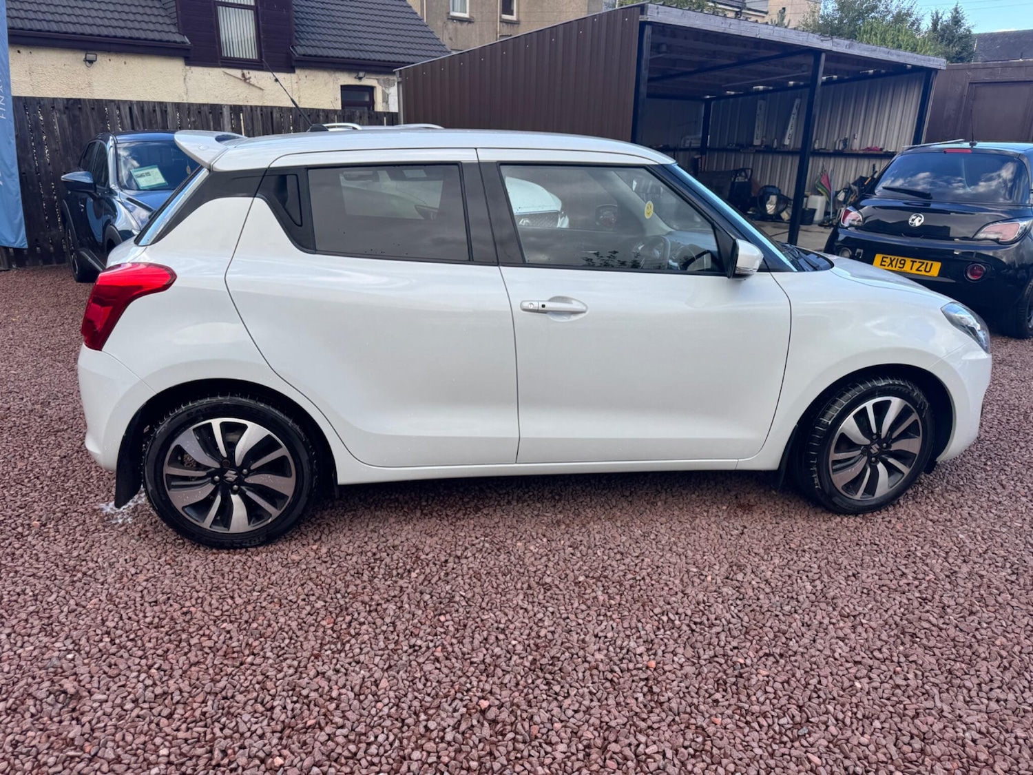 Used Suzuki Swift 2018 for sale - 76988263: Photo 10