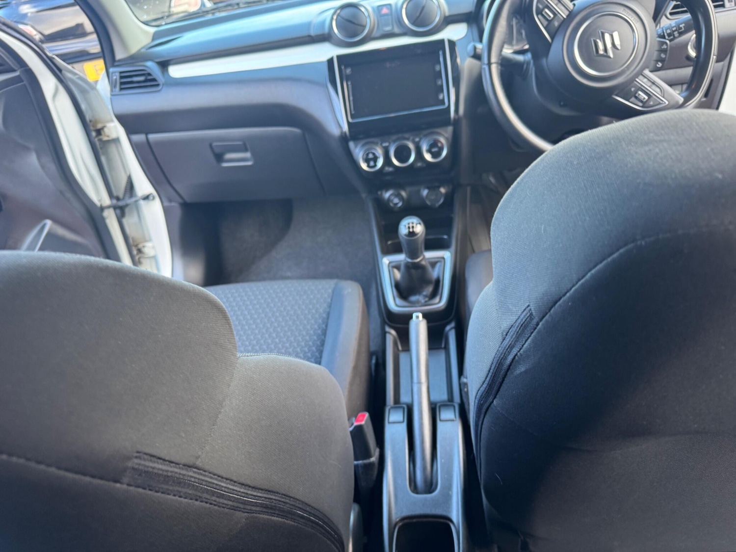 Used Suzuki Swift 2018 for sale - 76988263: Photo 37