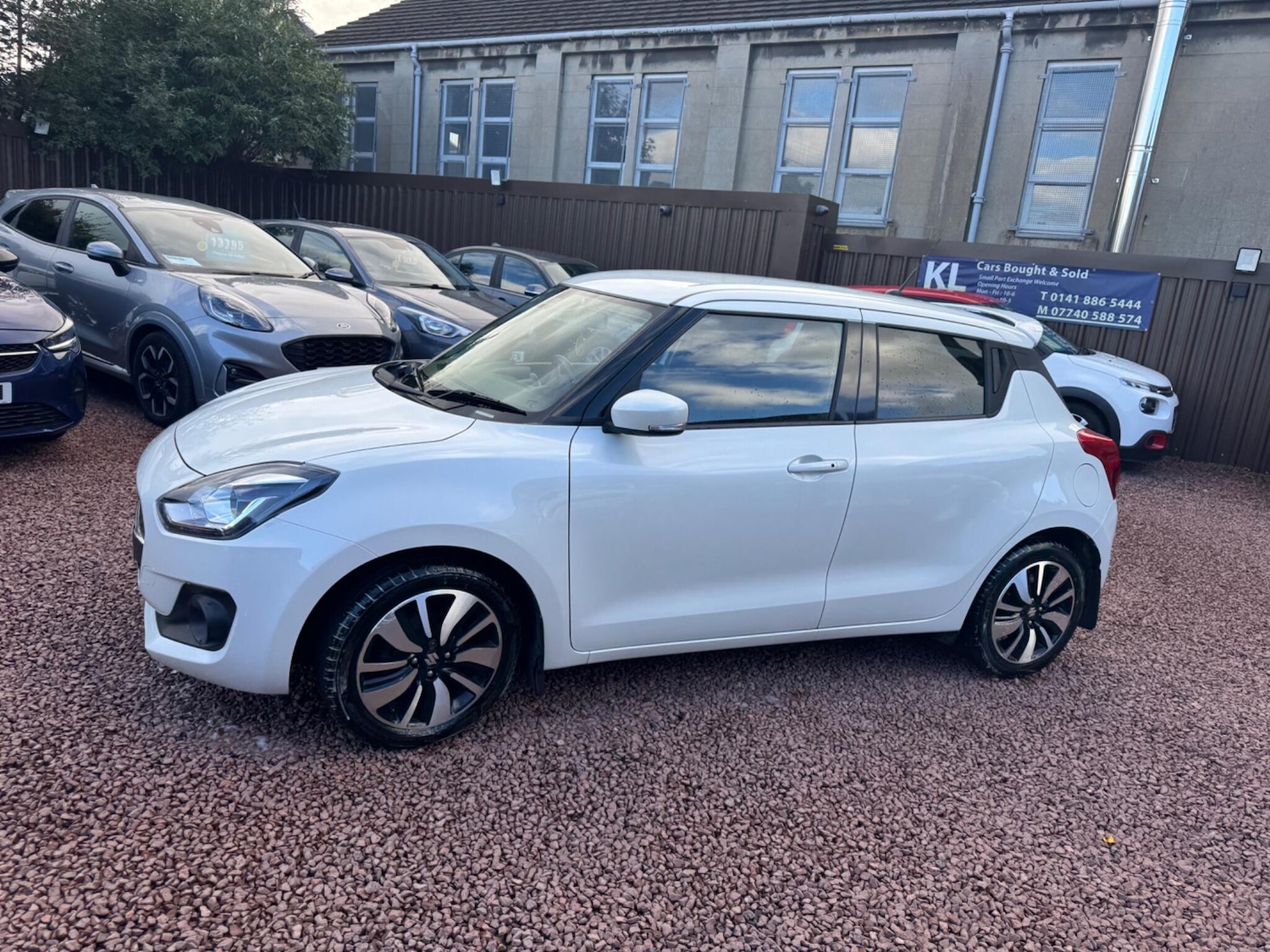 Used Suzuki Swift 2018 for sale - 76988263: Photo 4