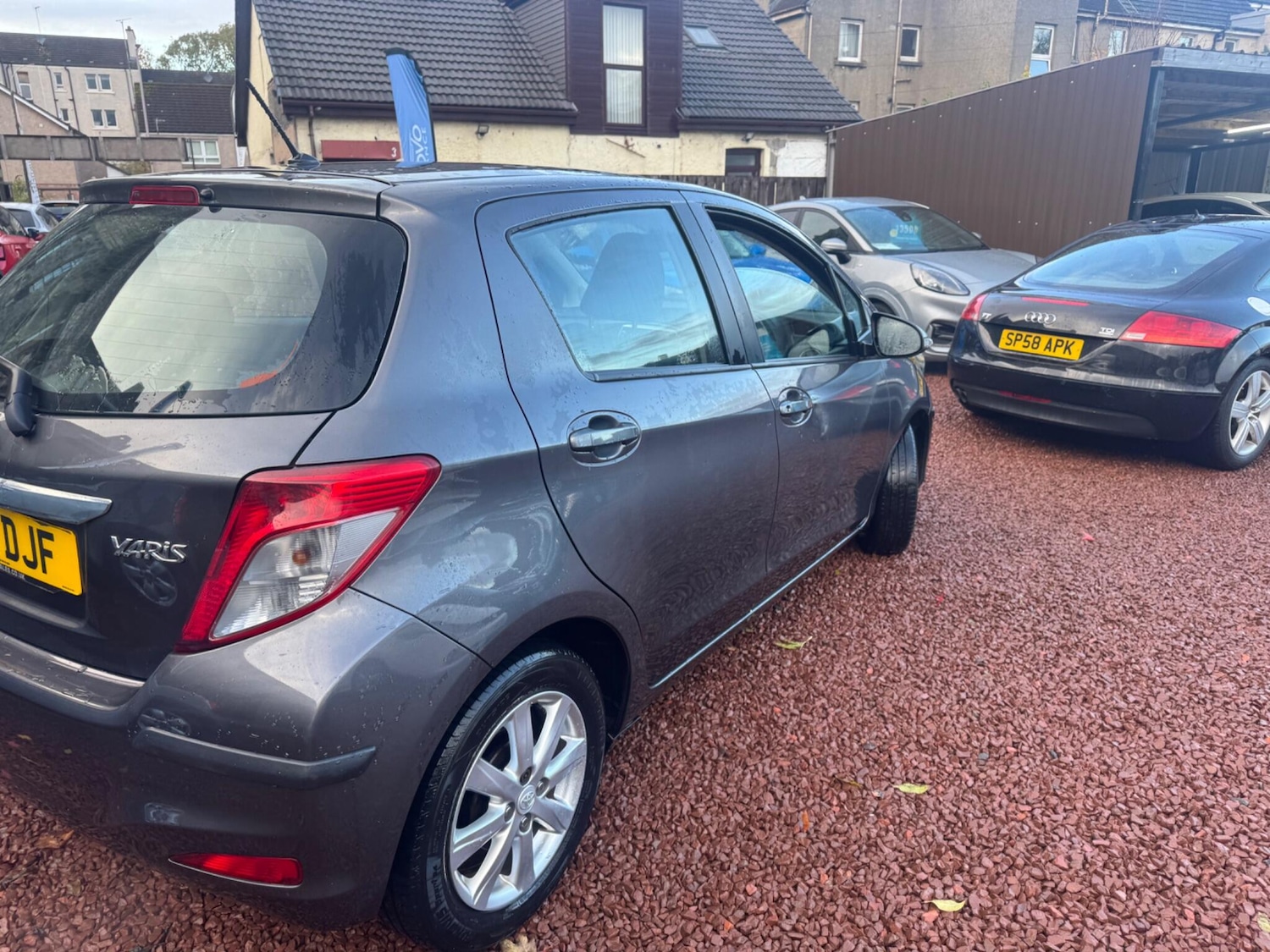 Used Toyota Yaris 2013 for sale - 76380726: Photo 4