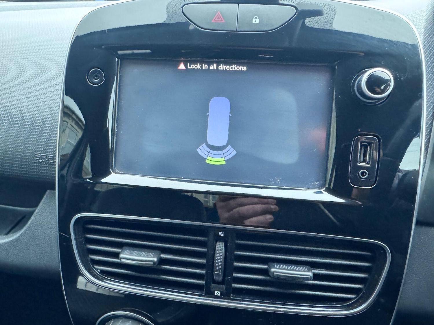 Used Renault Clio 2018 for sale - 77155457: Photo 38