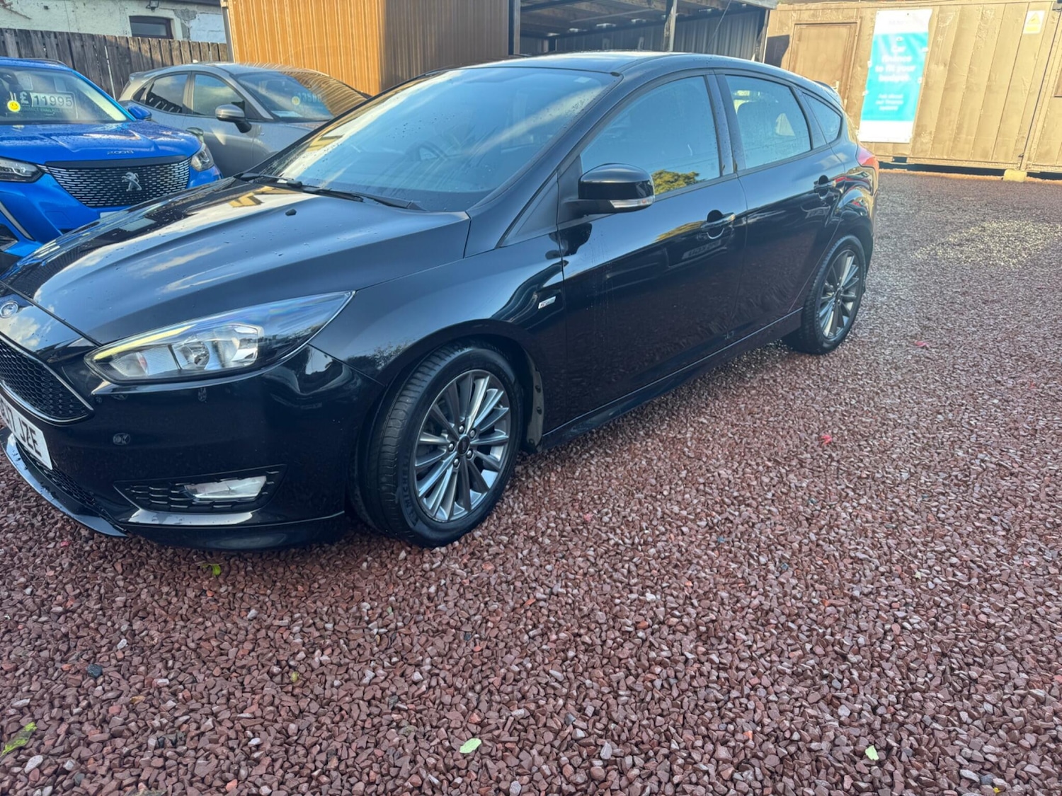 Used Ford Focus 2017 for sale - 76388860: Photo 2
