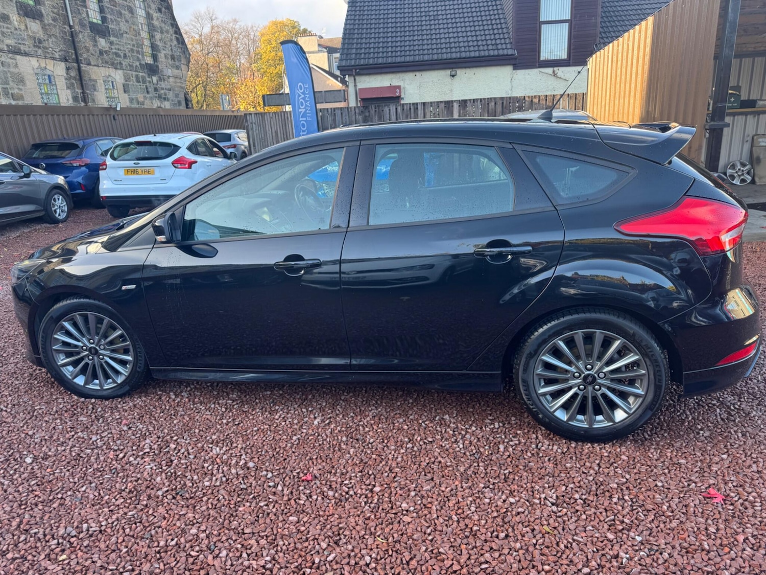 Used Ford Focus 2017 for sale - 76388860: Photo 4