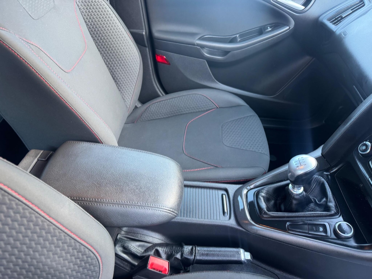 Used Ford Focus 2017 for sale - 76388860: Photo 40