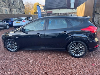 Used Ford Focus 2017 for sale - 76388860: Photo