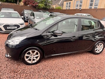 Used Peugeot 208 2014 for sale - 78934321: Photo