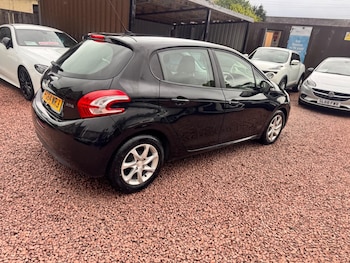 Used Peugeot 208 2014 for sale - 78934321: Photo