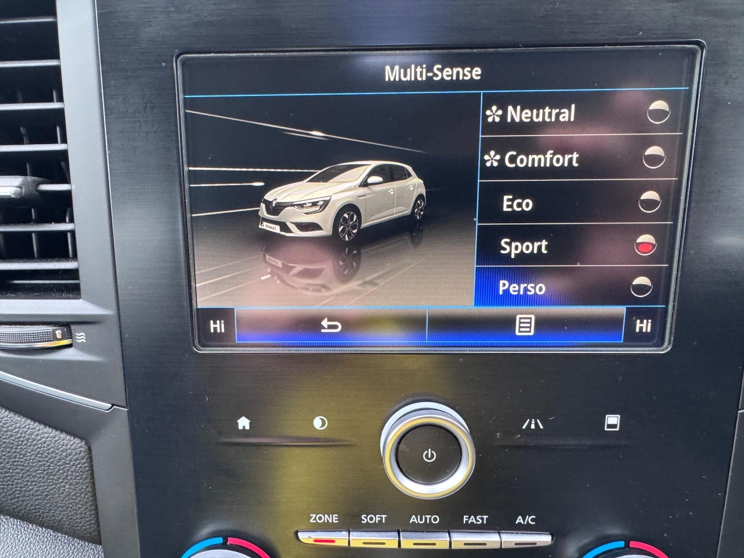 Used Renault Megane 2017 for sale - 77468111: Photo 48