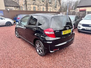 Used Honda Jazz 2013 for sale - 77982602: Photo