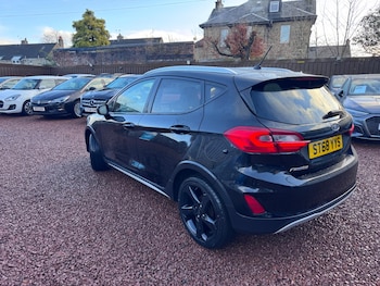 Used Ford Fiesta 2018 for sale - 76666806: Photo