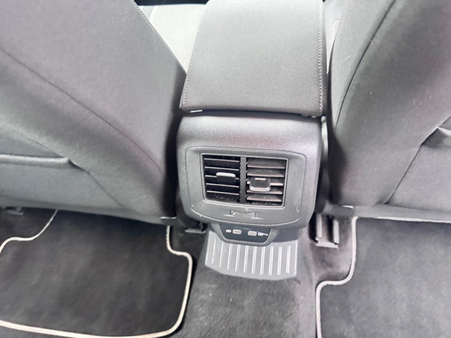 Used Volkswagen T-Roc for sale - 77909667: Photo 20