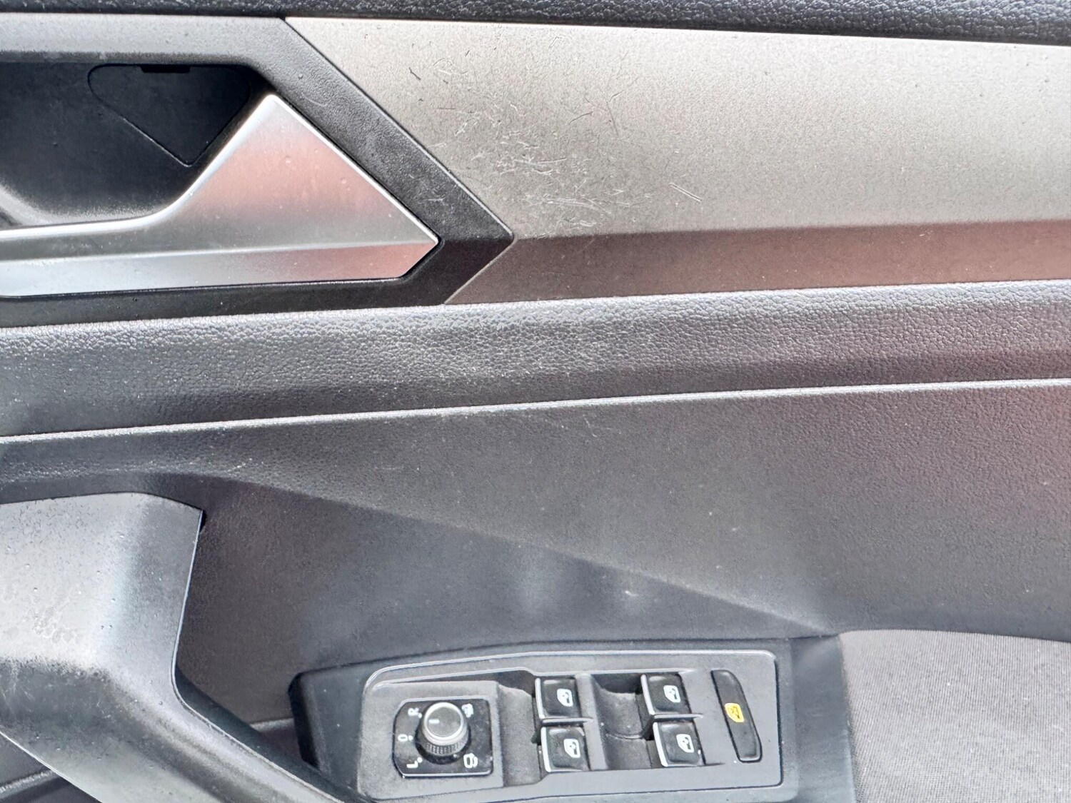 Used Volkswagen T-Roc for sale - 77909667: Photo 27