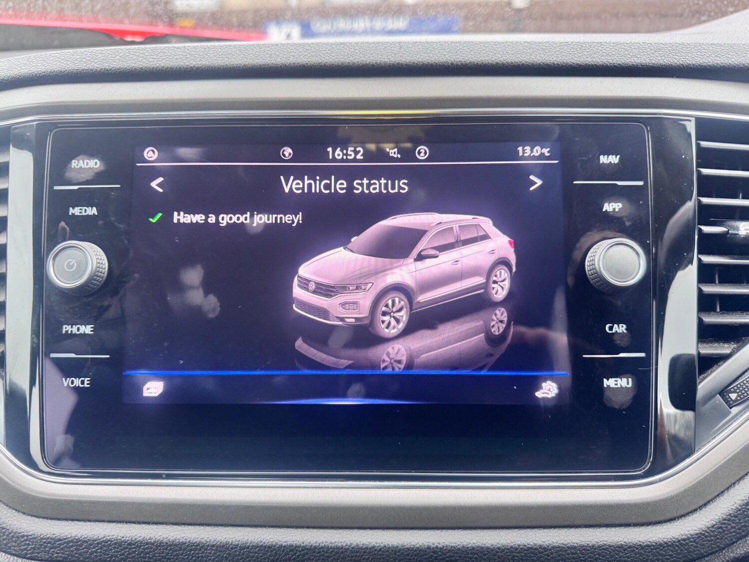 Used Volkswagen T-Roc for sale - 77909667: Photo 29