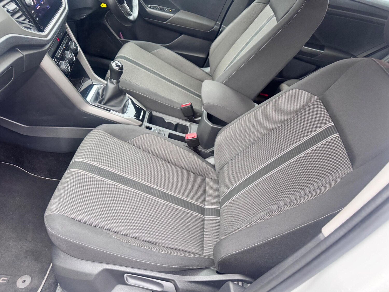 Used Volkswagen T-Roc for sale - 77909667: Photo 34