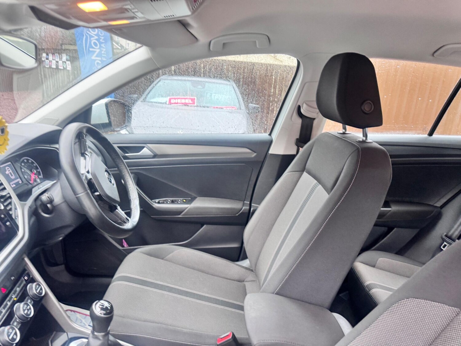 Used Volkswagen T-Roc for sale - 77909667: Photo 35