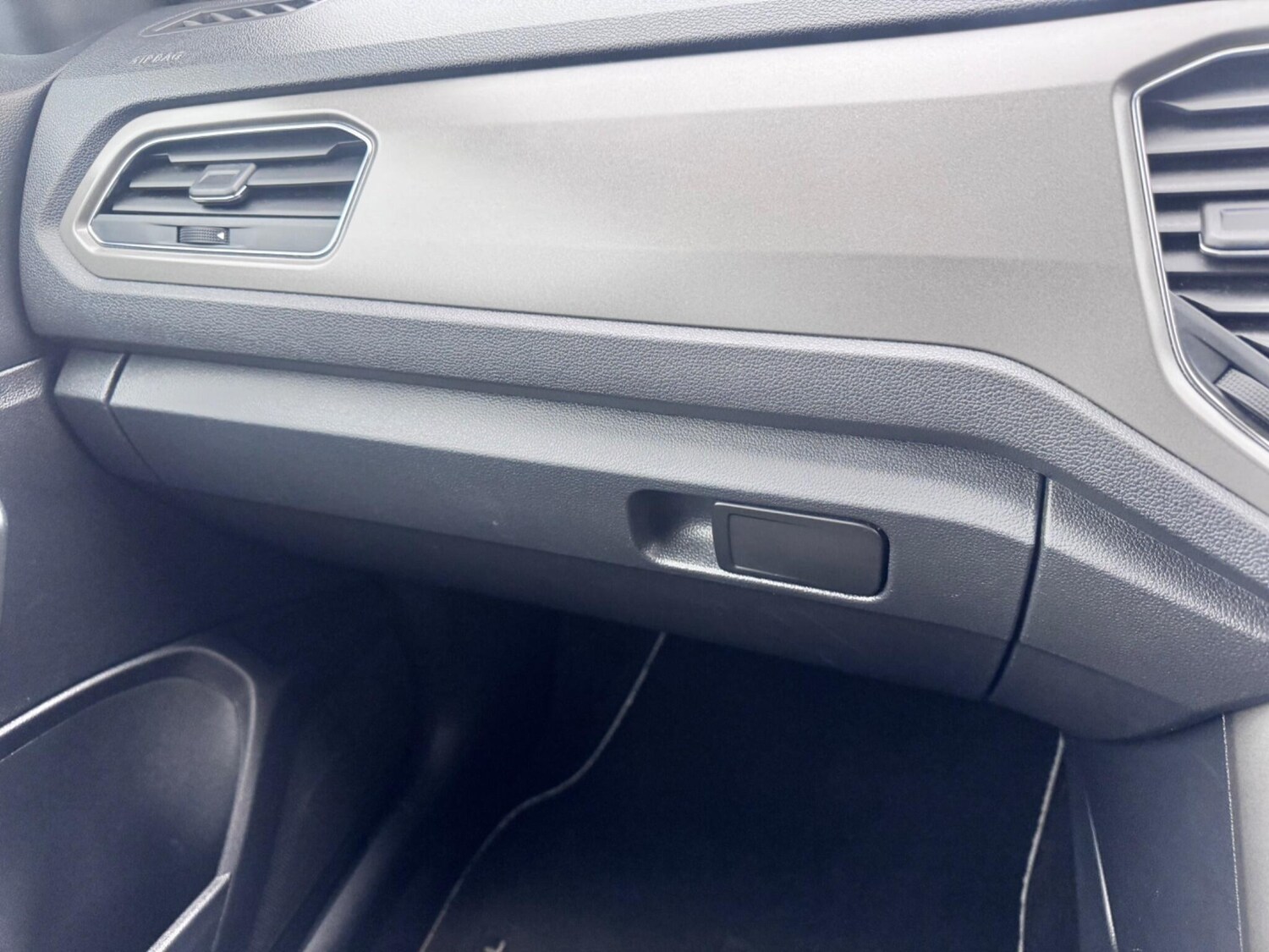 Used Volkswagen T-Roc for sale - 77909667: Photo 41