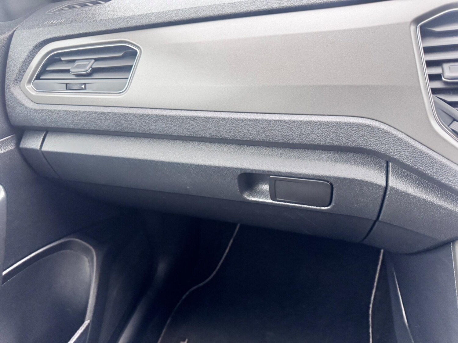 Used Volkswagen T-Roc for sale - 77909667: Photo 42