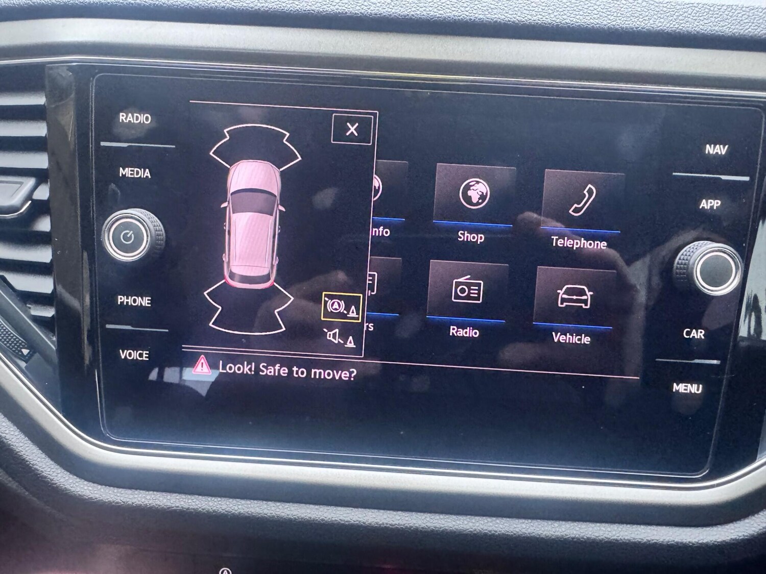 Used Volkswagen T-Roc for sale - 77909667: Photo 45