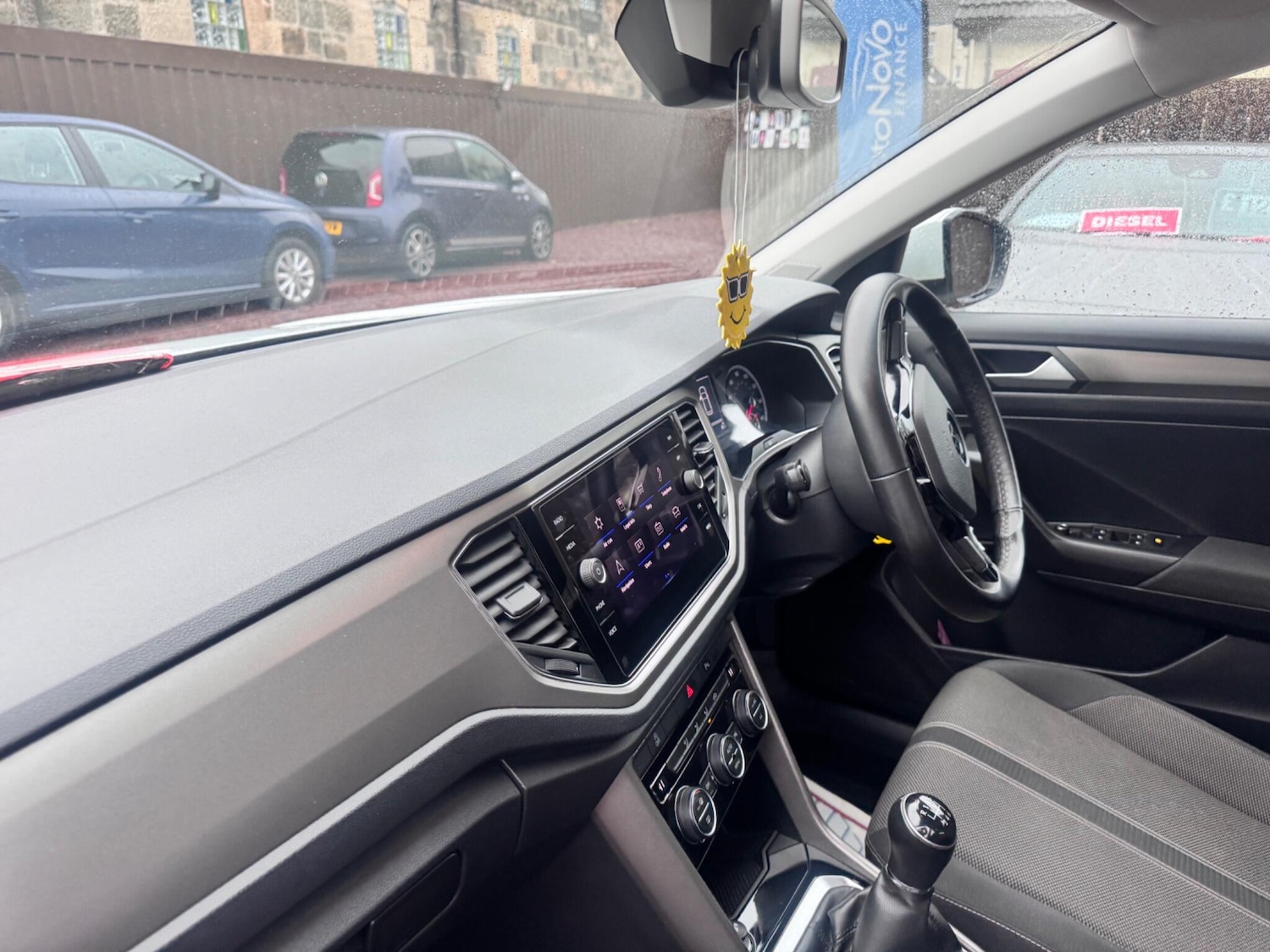 Used Volkswagen T-Roc for sale - 77909667: Photo 9