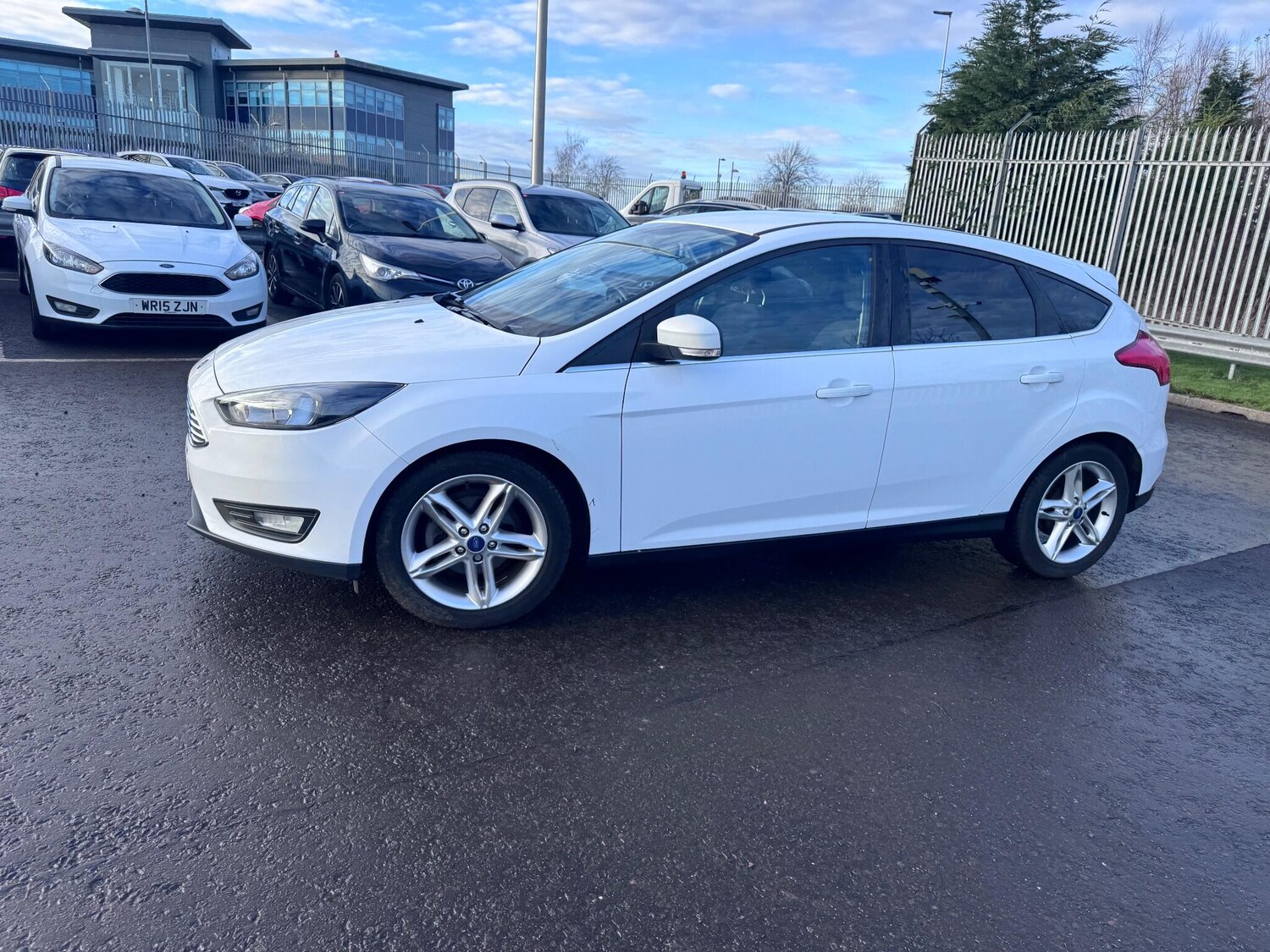 Used Ford Focus 2017 for sale - 77131418: Photo 4