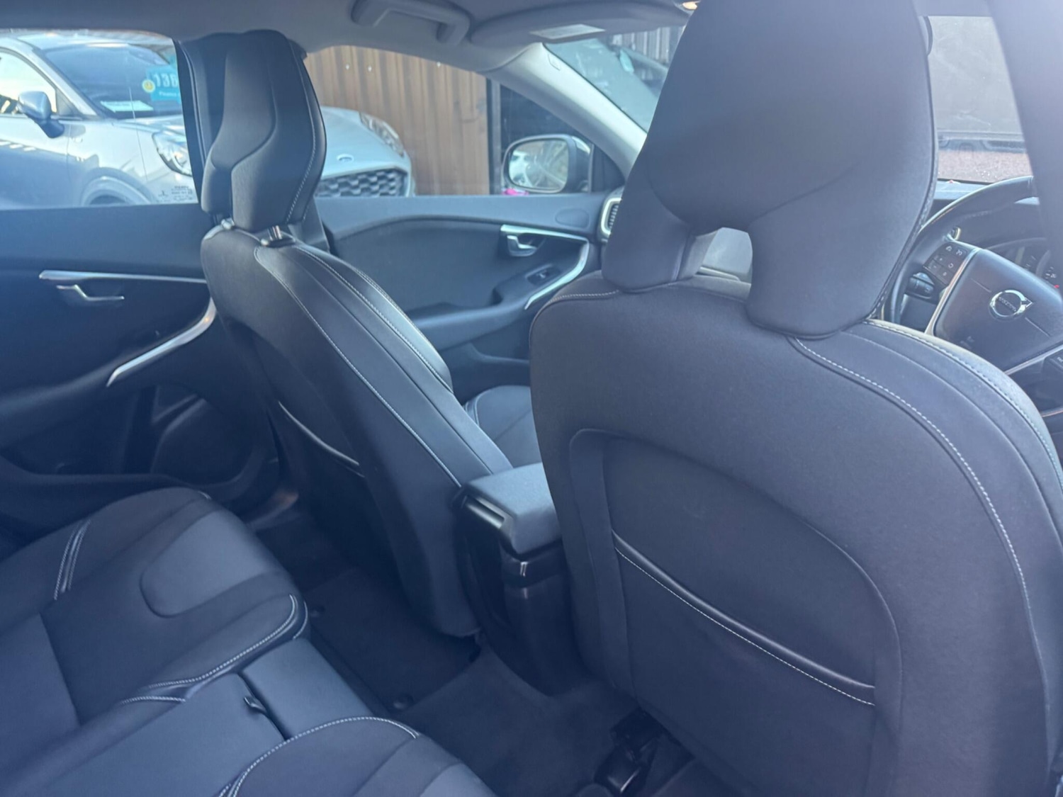 Used Volvo V40 2017 for sale - 76085253: Photo 11